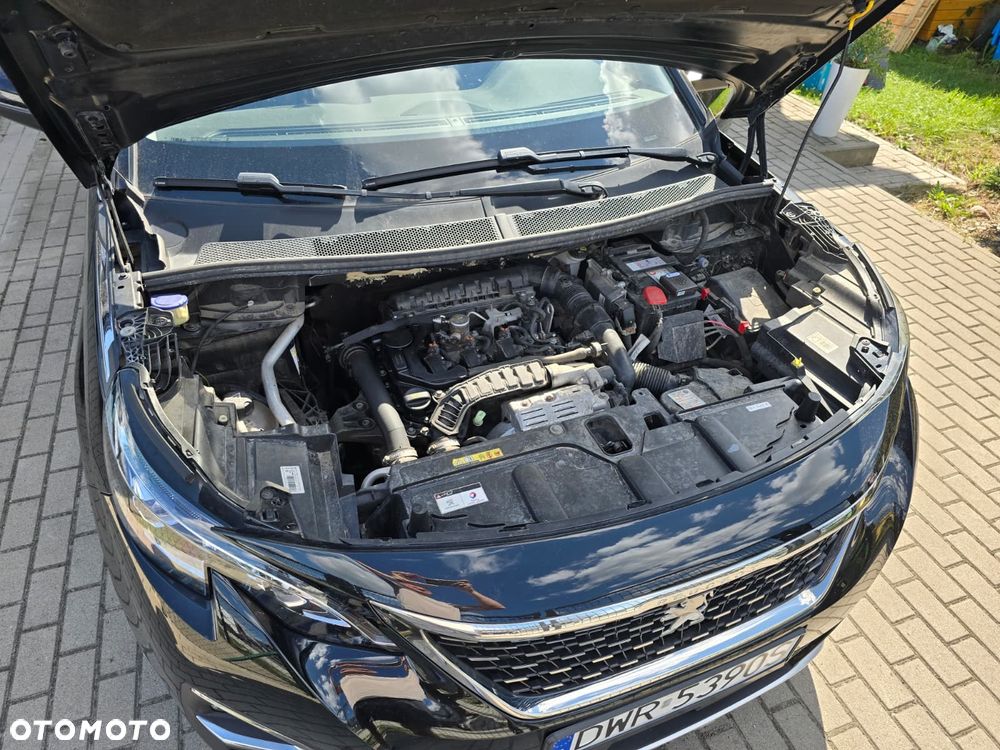 Peugeot 5008 1.2 PureTech Allure S&S EAT8 - 36