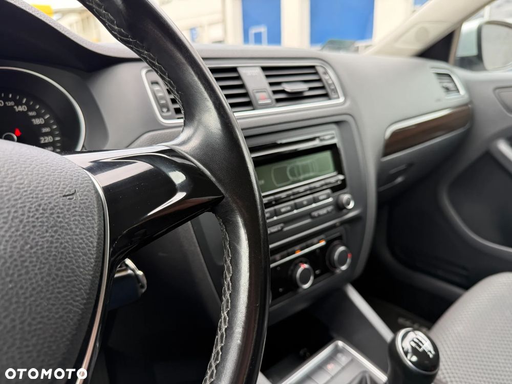 Volkswagen Jetta 2.0 TDI DPF Comfortline - 30