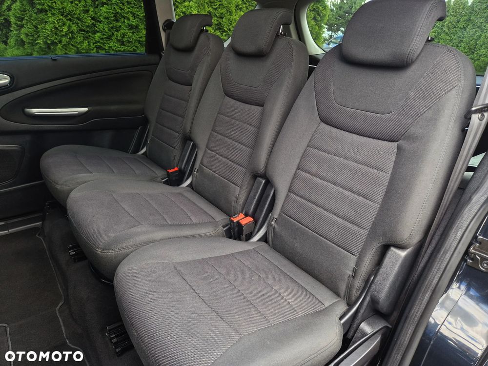 Ford S-Max - 32