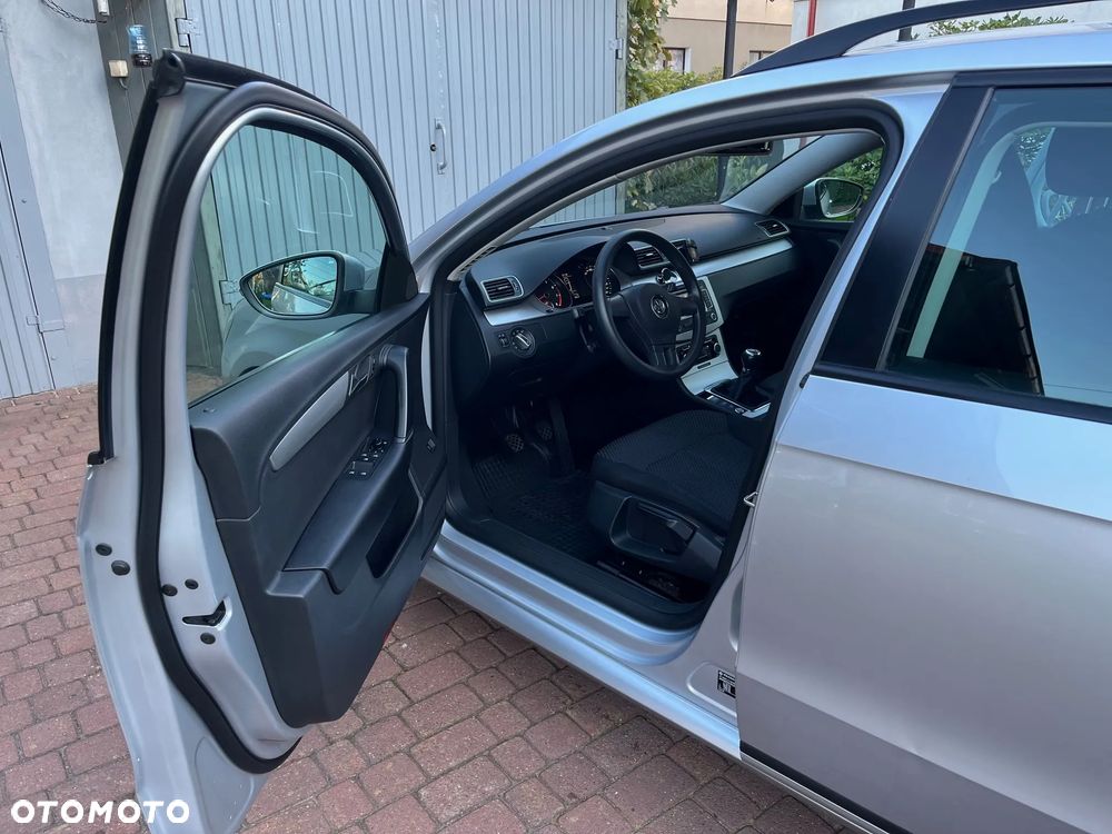 Volkswagen Passat 1.8 TSI Trendline - 8