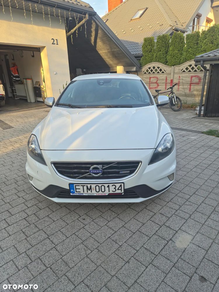Volvo V40 D3 R-Design - 1