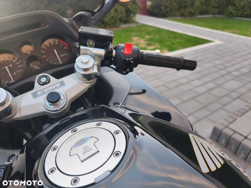 Honda CBR - 26