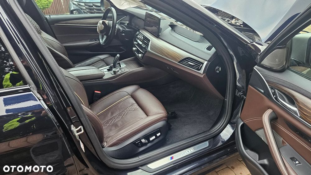BMW Seria 5 M550i xDrive - 20