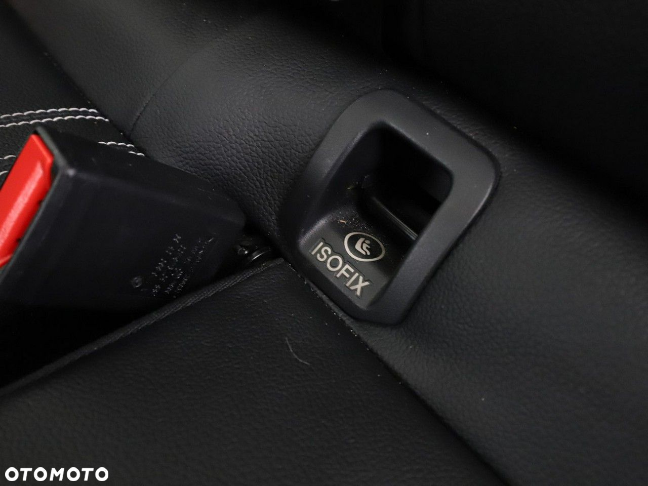 Mercedes-Benz GLA 180 7G-DCT UrbanStyle Edition - 36
