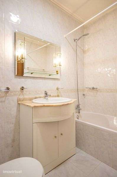 Apartamento T2+1 renovado com garagem fechada | Mafamude - Grande imagem: 4/12