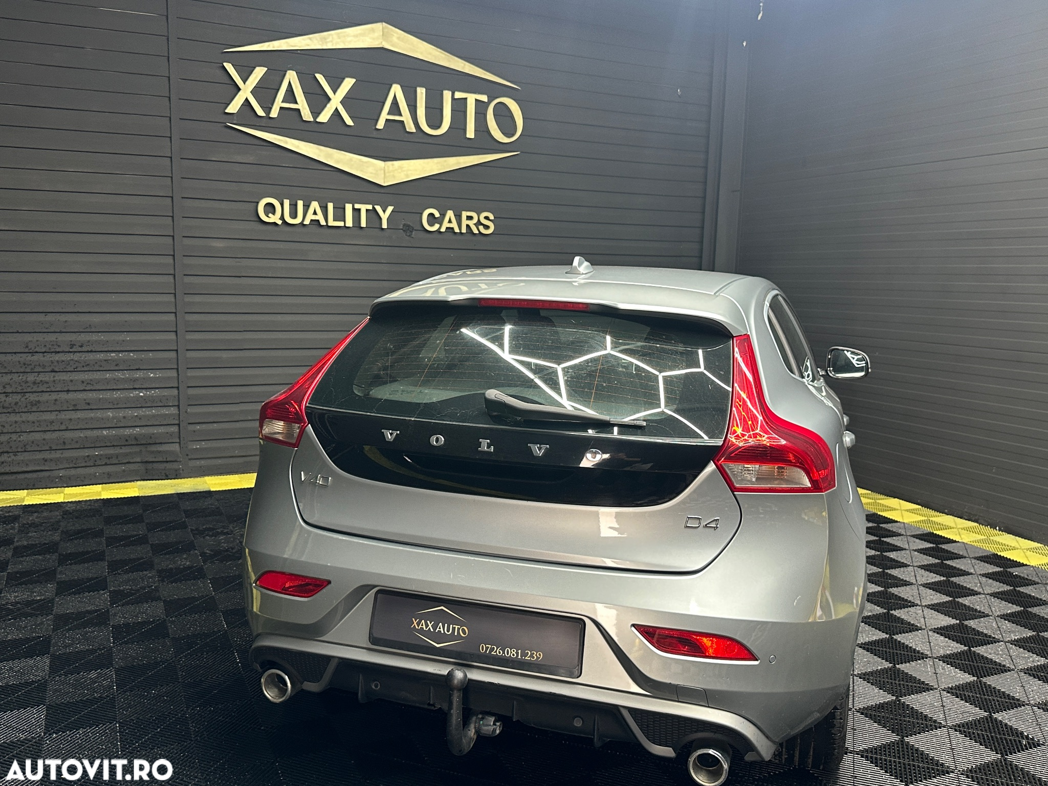 Volvo V40 D4 VEA R-Design - 18