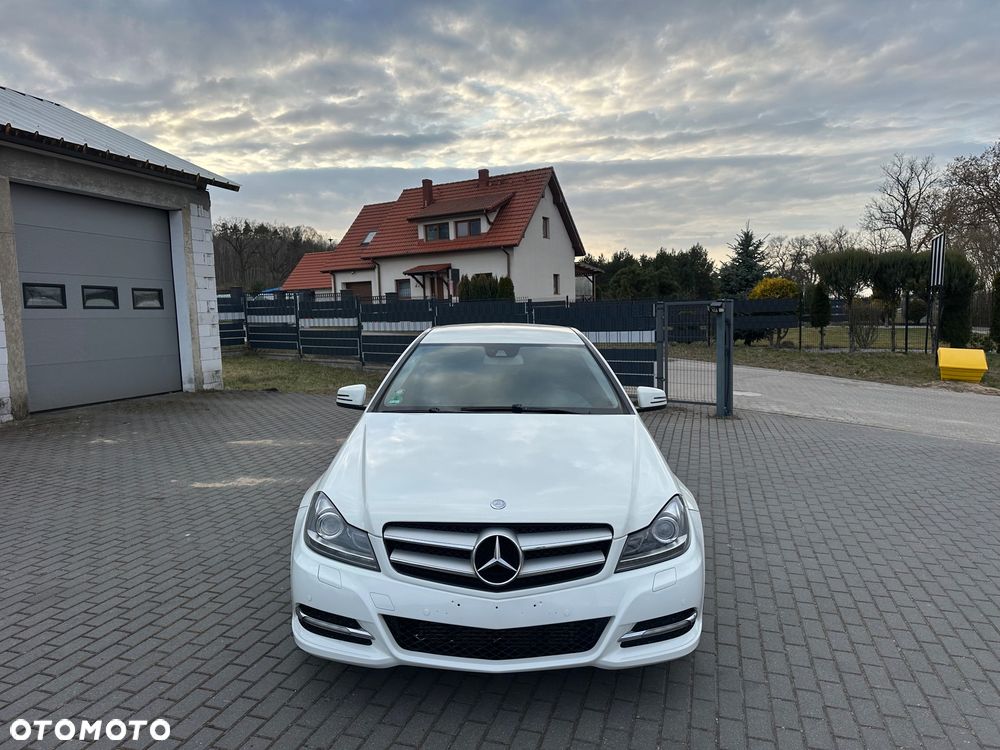 Mercedes-Benz Klasa C 220 CDI DPF Automatik Avantgarde - 19