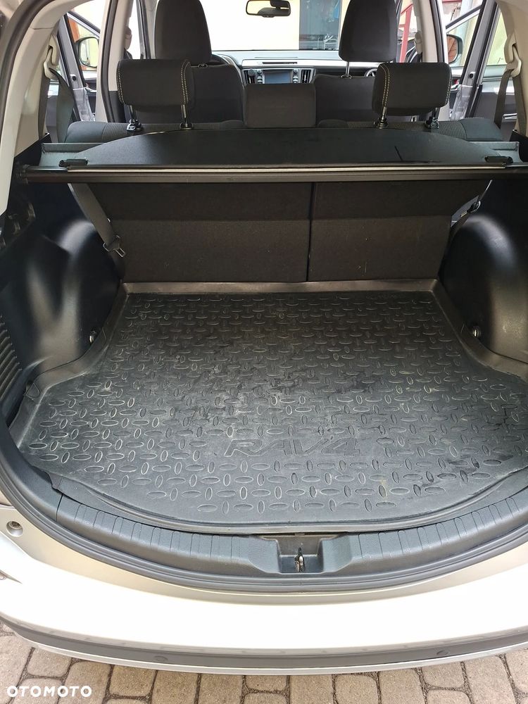 Toyota RAV4 - 11