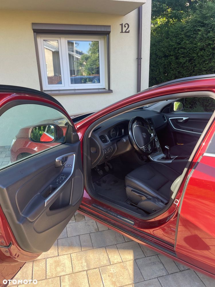 Volvo V60 D3 Drive-E Momentum - 3