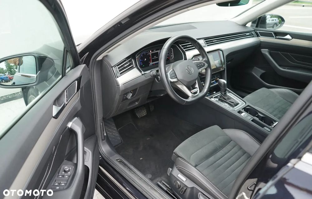 Volkswagen Passat 2.0 TDI 4Mot Elegance DSG - 9
