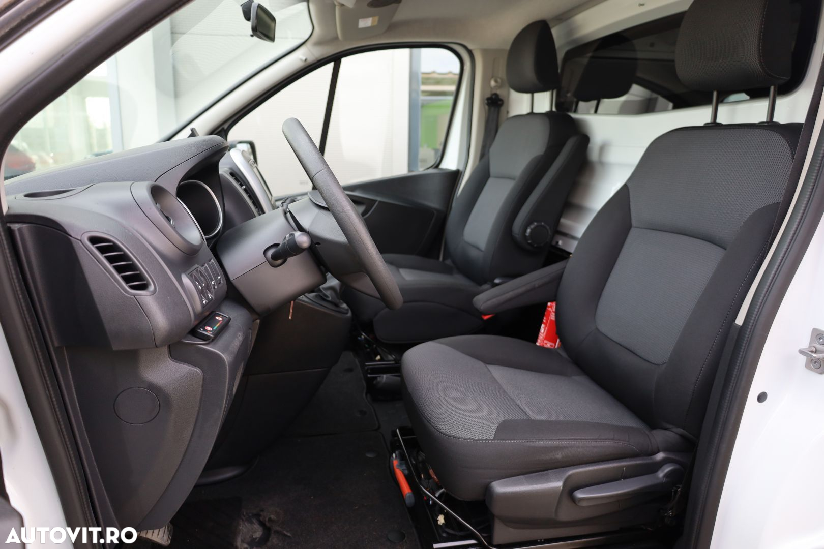 Renault Trafic - 13