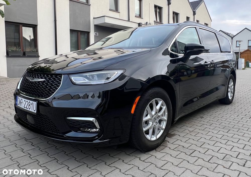 Chrysler Pacifica - 1