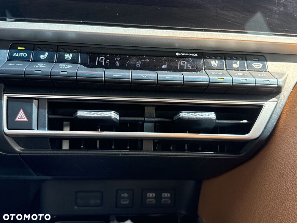 Toyota Camry - 14