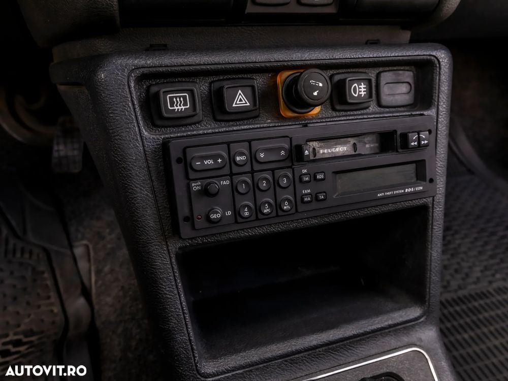 Peugeot 305 - 16