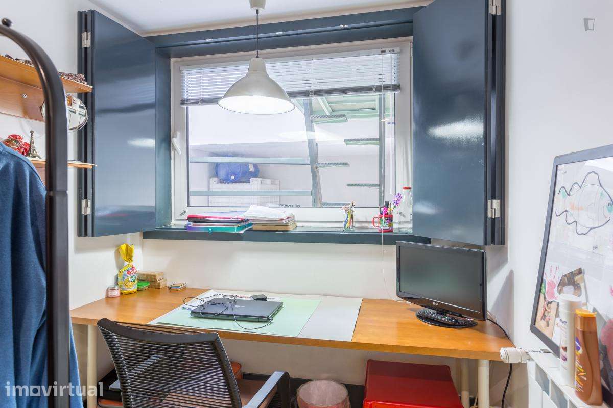 Quarto - localizado em Paranhos Porto - Grande imagem: 3/30