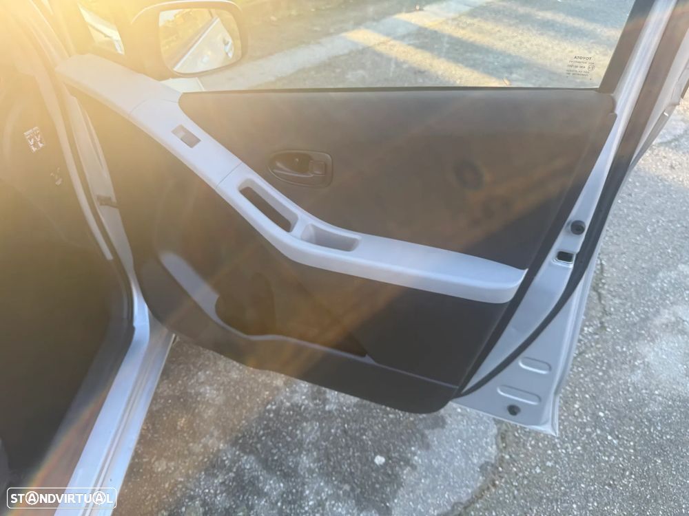 Toyota Yaris 1.0 VVT-i Comfort - 15