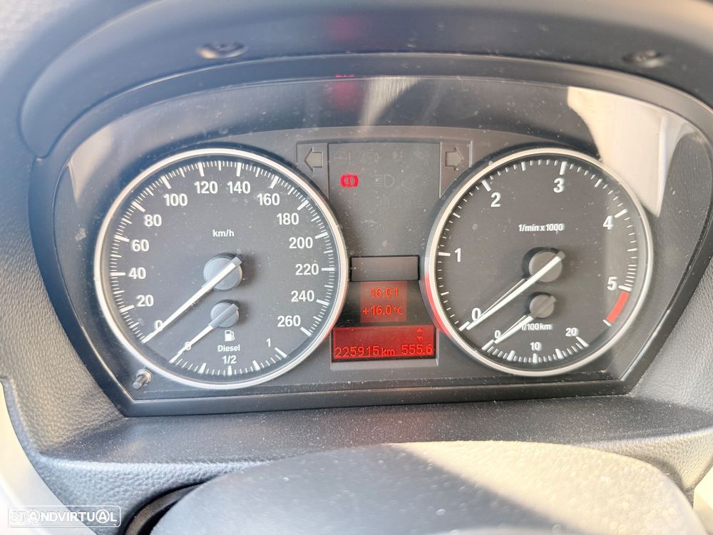 BMW 320 d Line Sport - 9