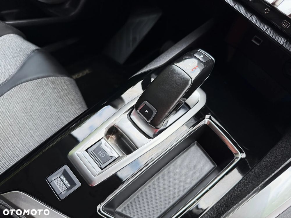 Peugeot 3008 PureTech 130 Stop & Start GPF EAT8 Allure - 26