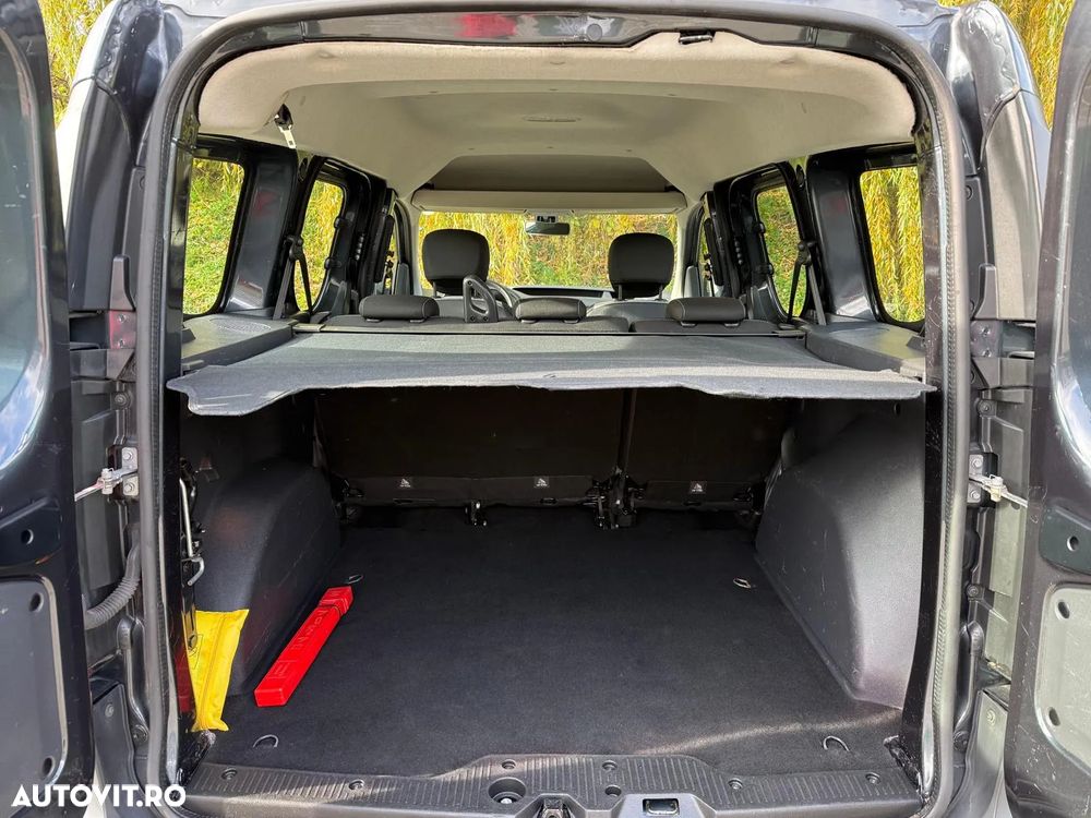 Dacia Dokker SCe 100 Stepway Celebration - 17