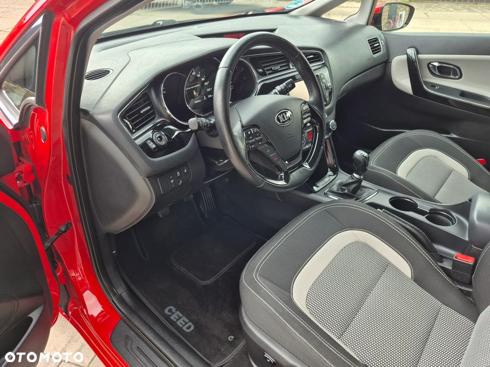 Kia Ceed - 37