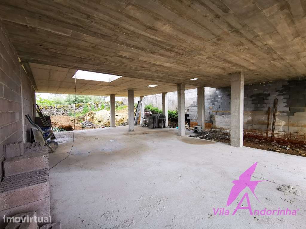 Moradia T3 - Conforto, elegância e qualidade apenas a 15 minutos da... - Grande imagem: 2/9