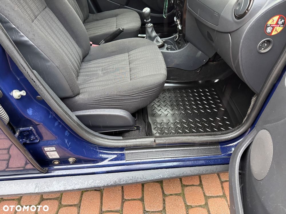 Dacia Duster 1.6 Laureate 4x4 - 29
