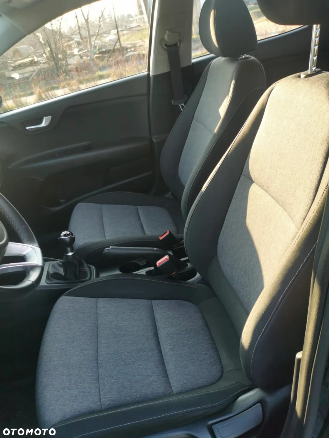 Kia Stonic 1.2 L - 8