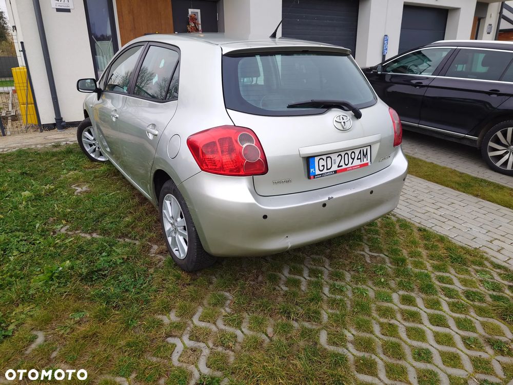 Toyota Auris 1.6 VVT-i Premium MM - 2