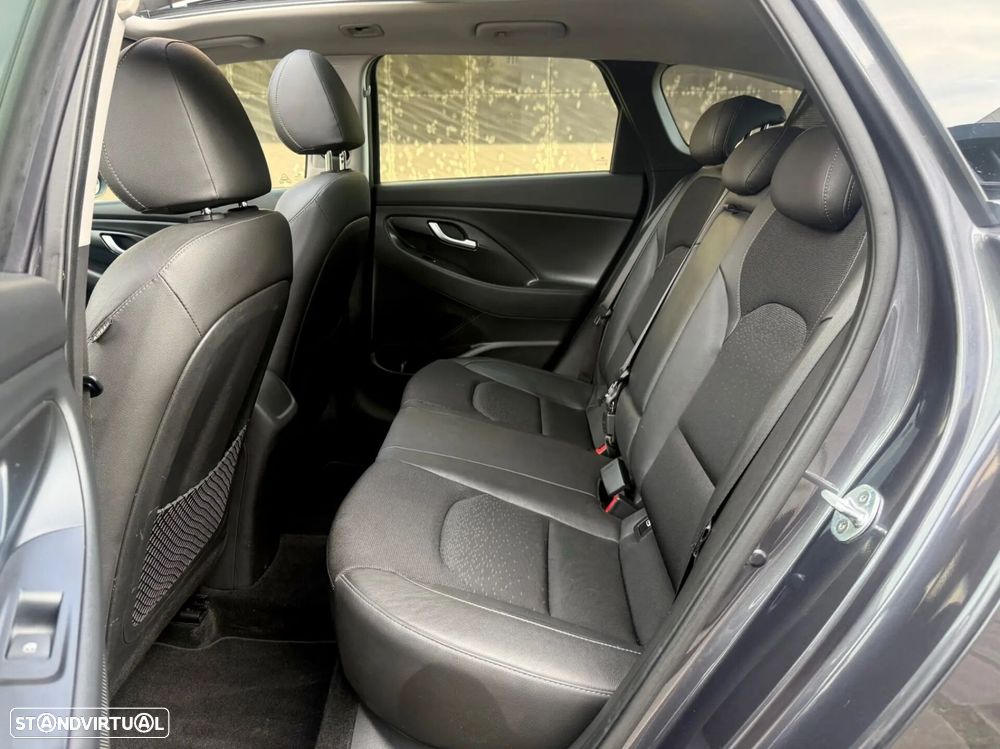 Hyundai i30 SW - 38