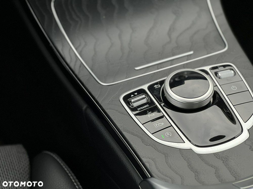 Mercedes-Benz Klasa C 220 d 9G-TRONIC - 22