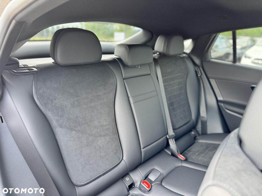 Mercedes-Benz GLC 300 e PHEV 4-Matic AMG Line - 18