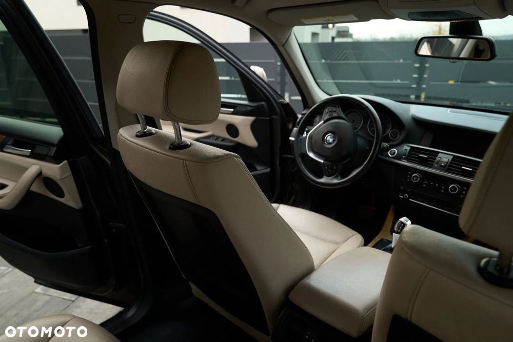 BMW X3 xDrive35i - 16