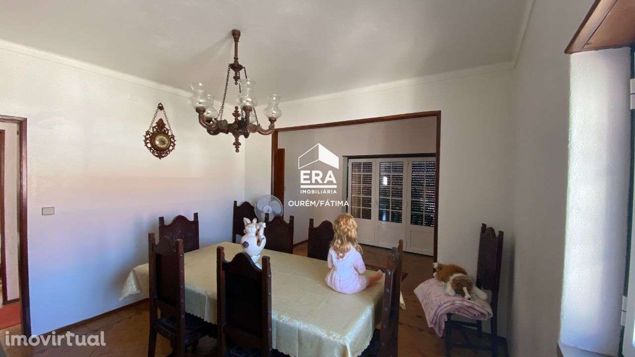 Moradia T4 localizada em Alqueidão da Serra! - Grande imagem: 4/17