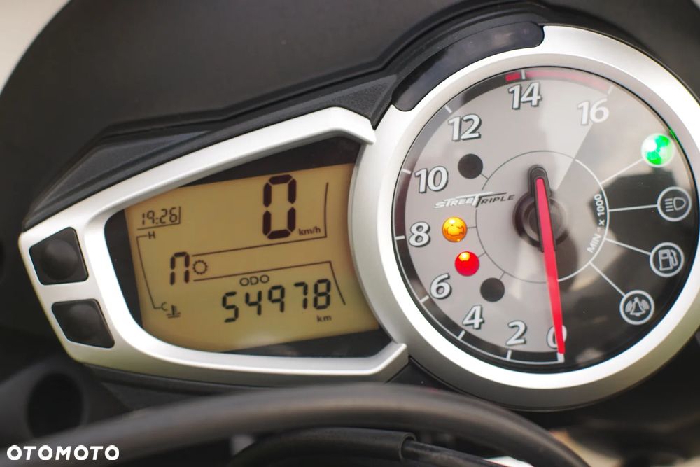 Triumph Street Triple - 15