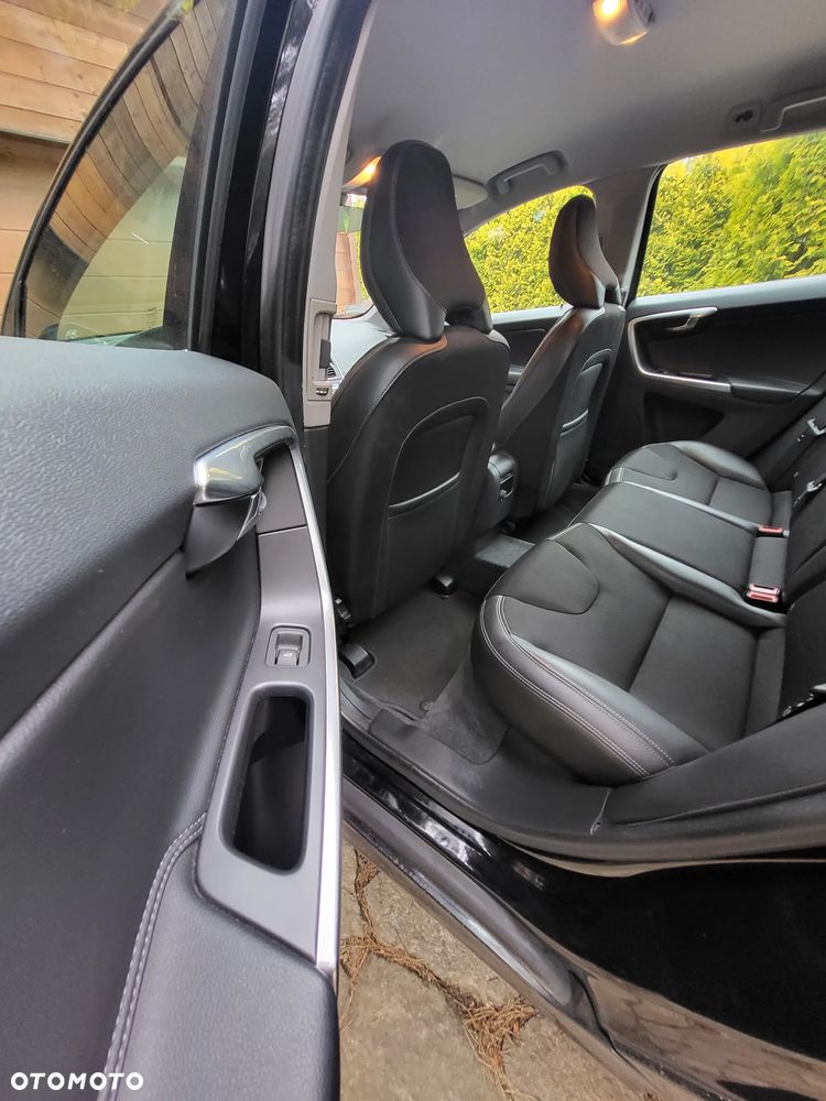 Volvo XC 60 D4 Drive-E Momentum - 5