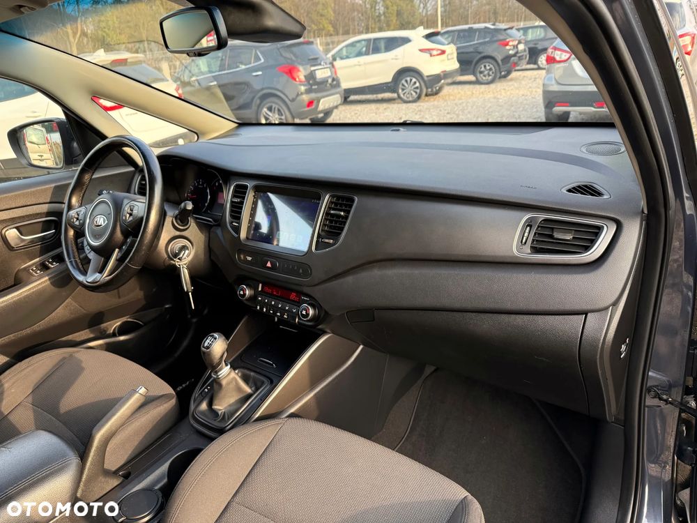 Kia Carens 1.6 GDI Fifa World Cup Edition - 32