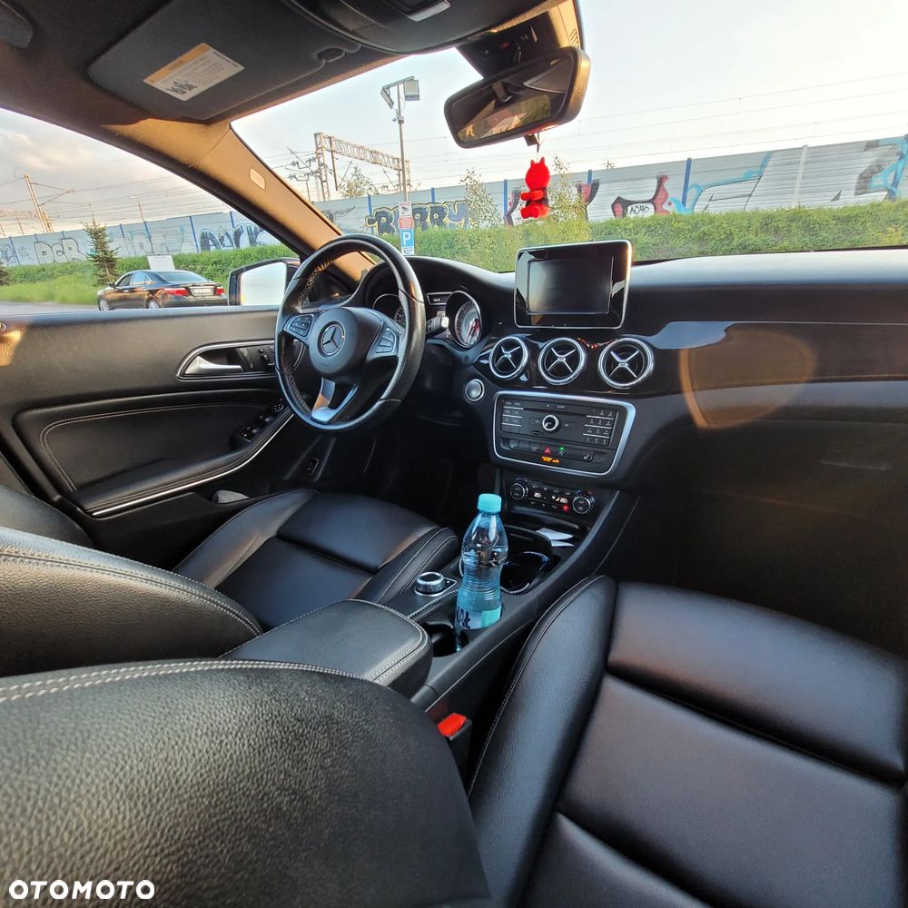 Mercedes-Benz CLA 250 7G-DCT AMG Line - 14