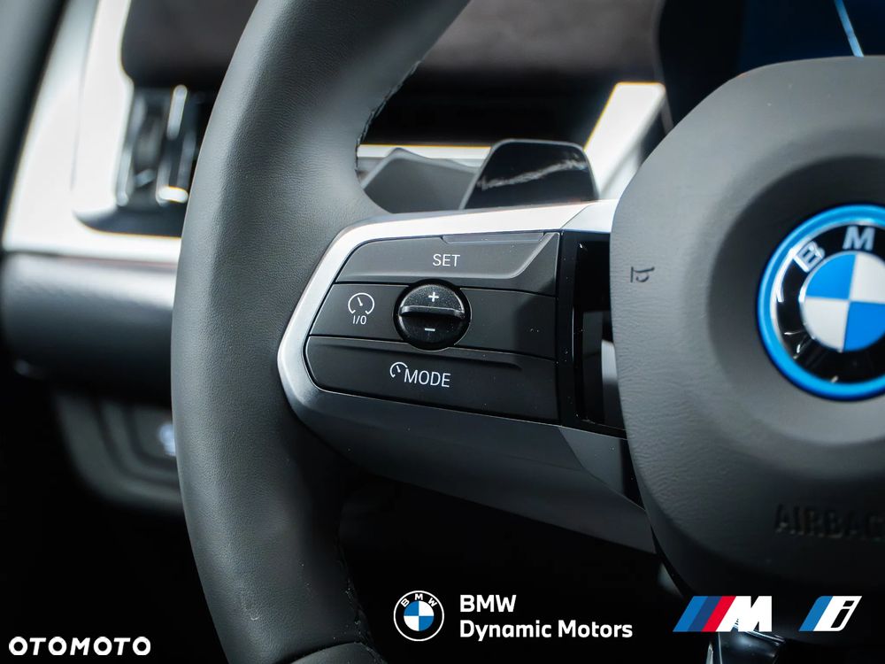 BMW iX2 eDrive20 - 28