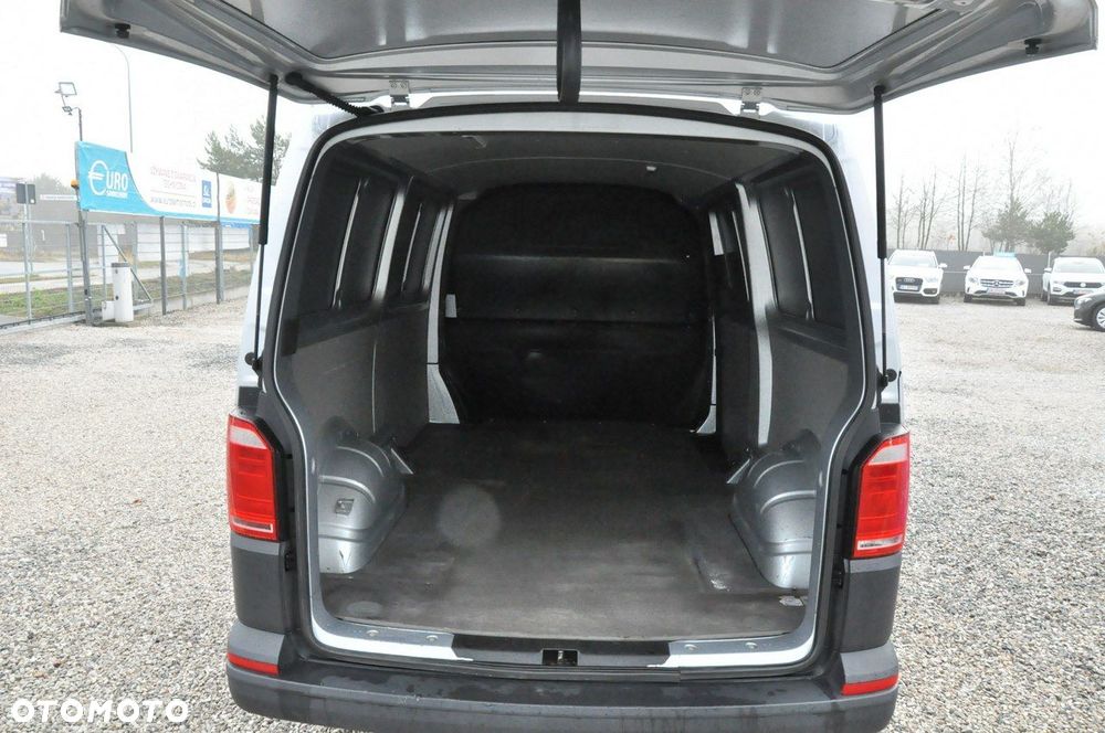 Volkswagen Transporter - 12