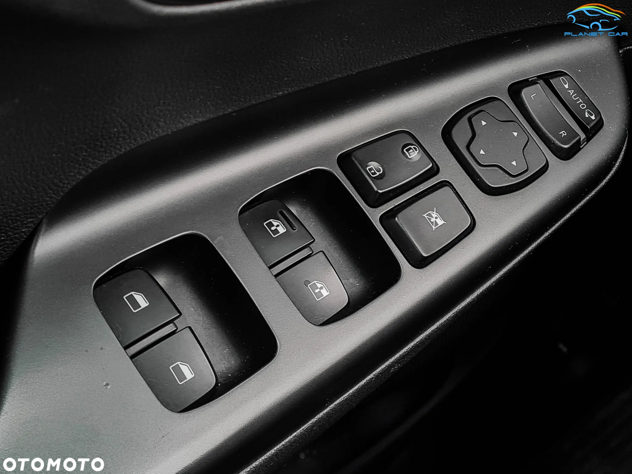 Hyundai Kona Electric 64kWh Premium - 23