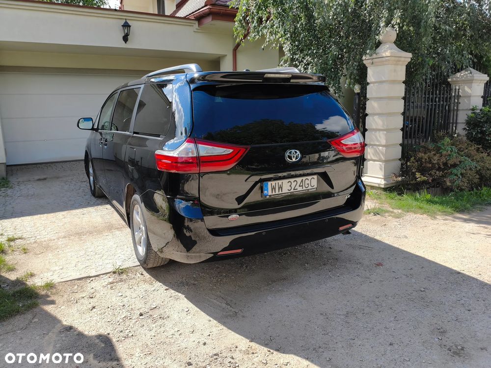 Toyota Sienna 3.5 V6 - 6