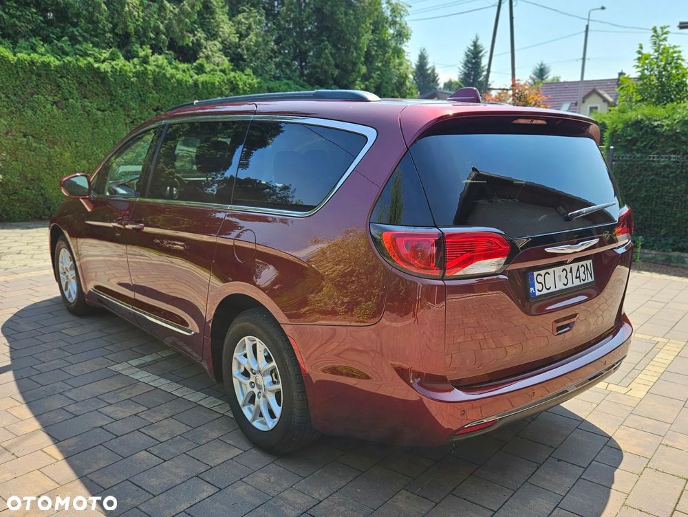 Chrysler Pacifica - 14