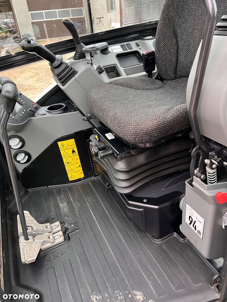 Caterpillar Minikoparka BOBCAT E55Z 23r E60 5 6 tony dodatk linie hydr e35 e 34 e35z cat 304 303,5 serwisowana 1 wł koparka gąsienicowa Cat 303.5 304 305 305.5 306  Kubota 3,5tony - 28