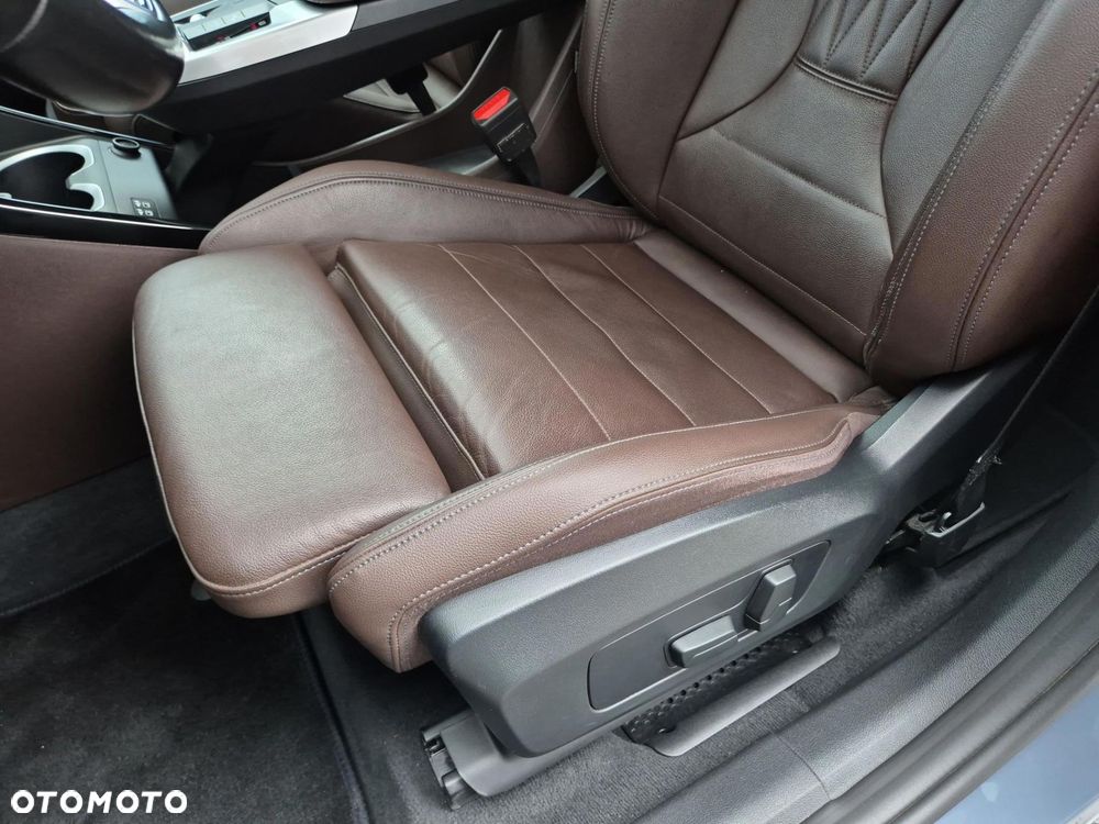 BMW X1 xDrive23i mHEV sport - 12