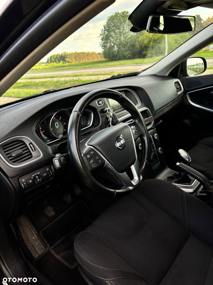 Volvo V40 D2 Momentum - 11