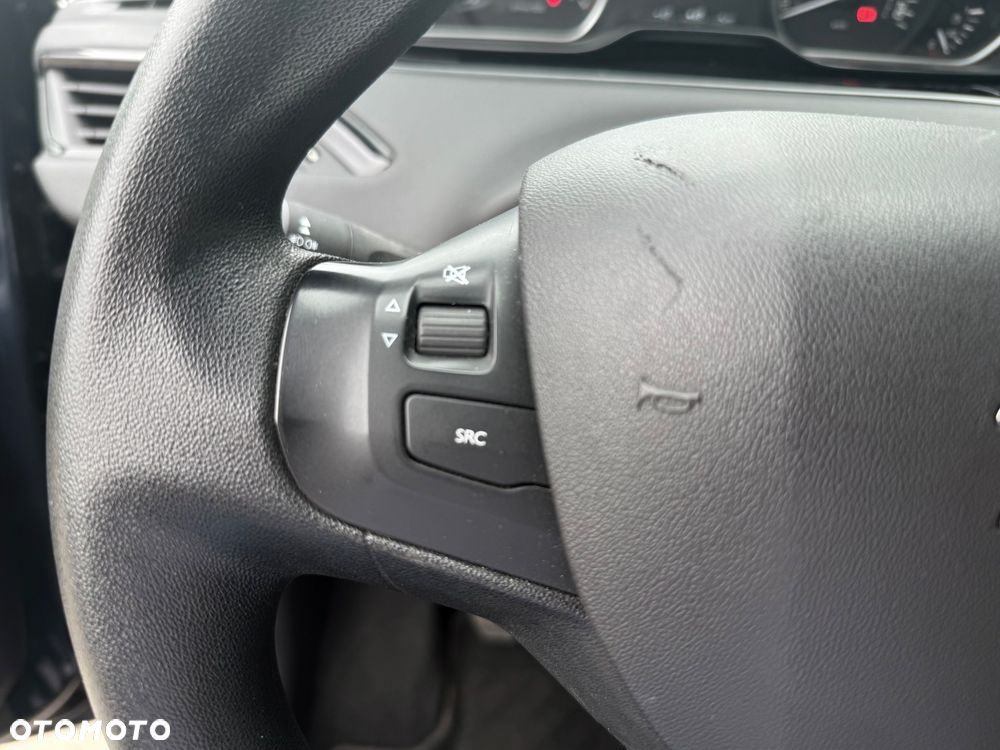 Peugeot 208 PureTech 82 Start & Stop Style - 17
