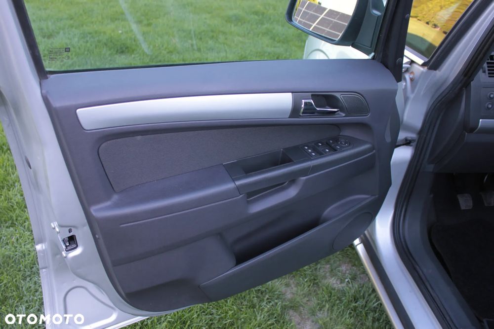 Opel Zafira - 12