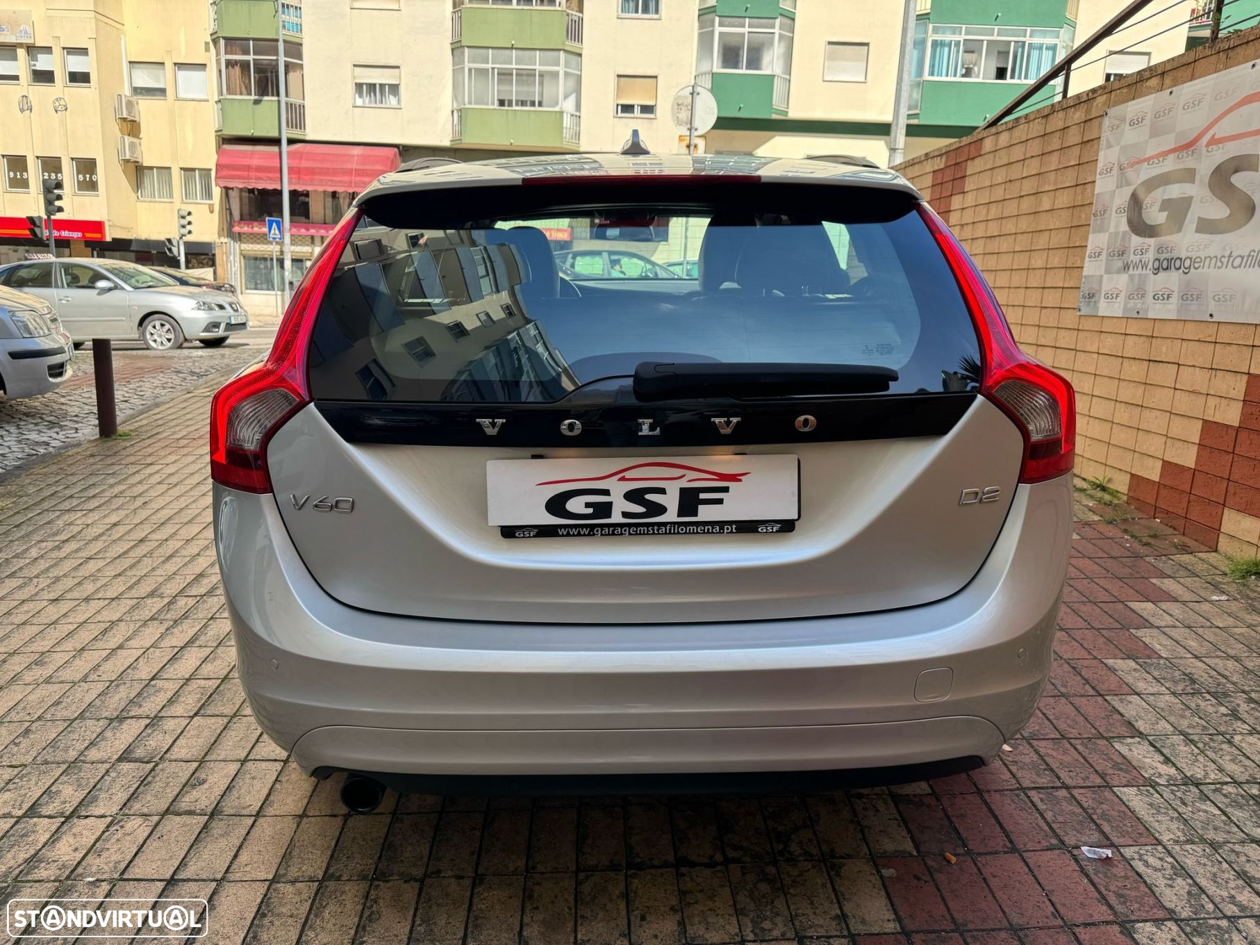 Volvo V60 1.6 D2 Momentum Eco - 5
