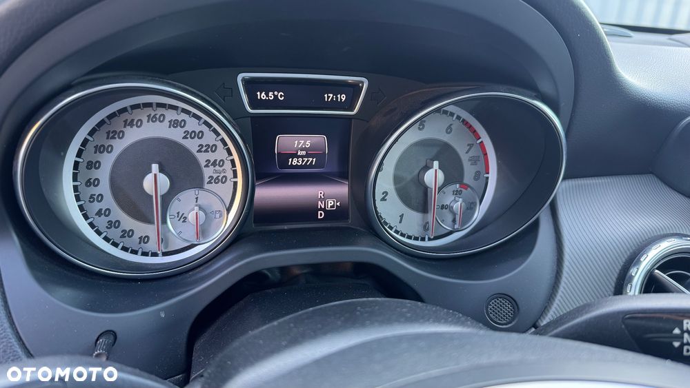 Mercedes-Benz GLA 250 4-Matic - 15