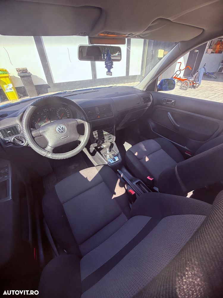 Volkswagen Golf - 5